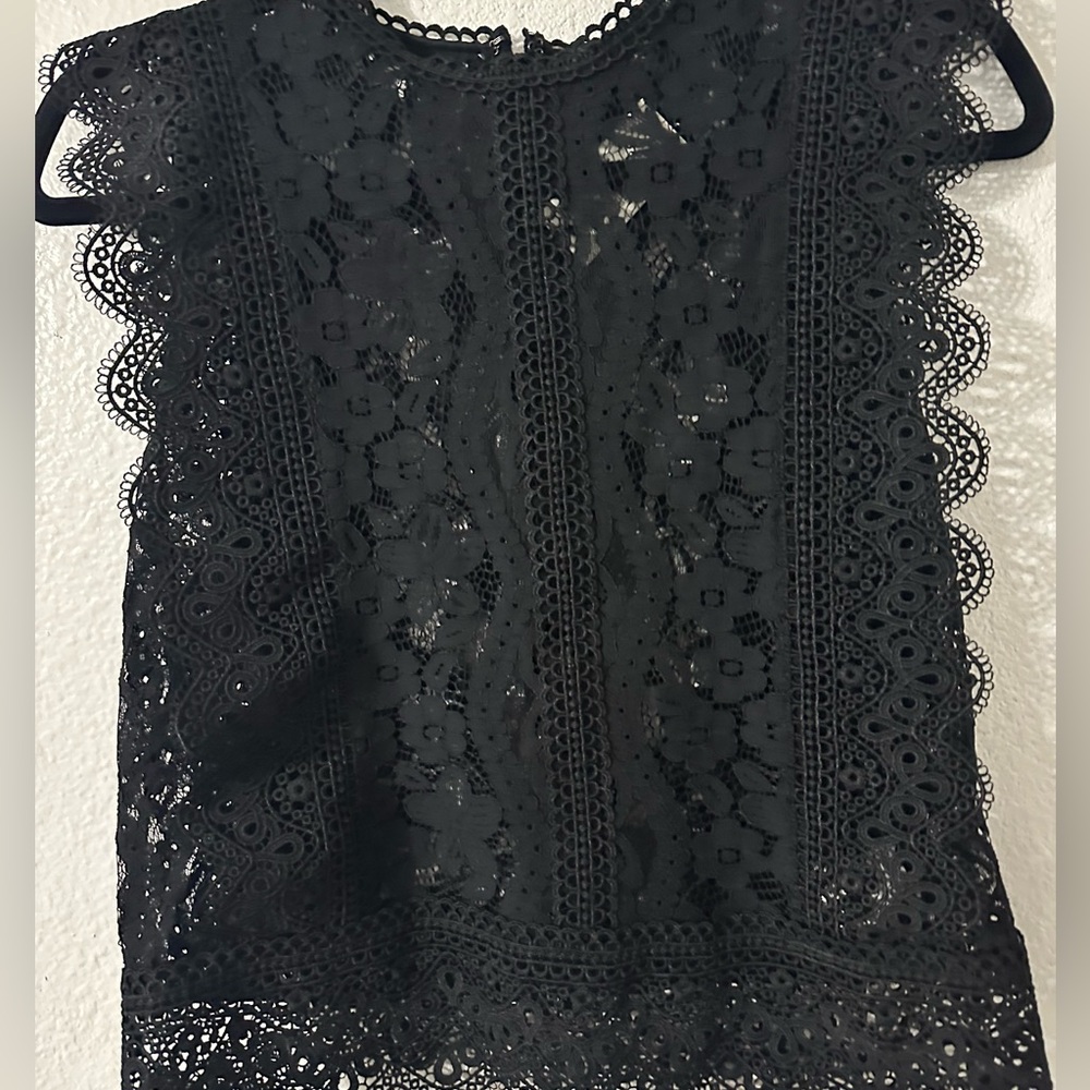 Black sleeveless lace top